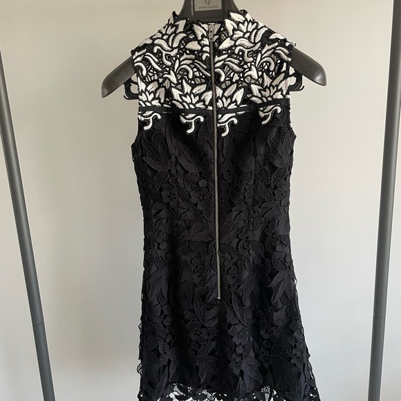 Topshop Floral Embroidered Black/ White Mini Dress - Picture 4 of 16